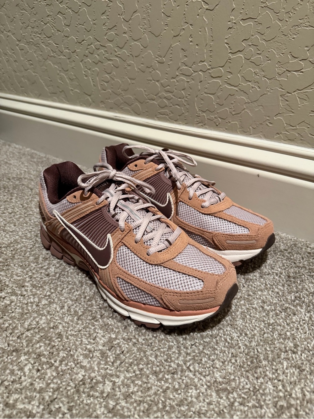 Nike Men’s Athletic Sneakers - Brown & Tan